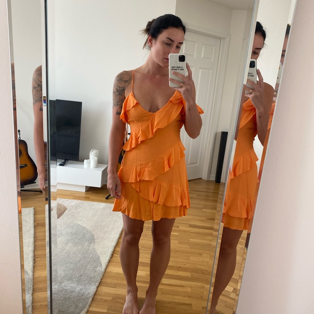 Song of style - revolve orange dress